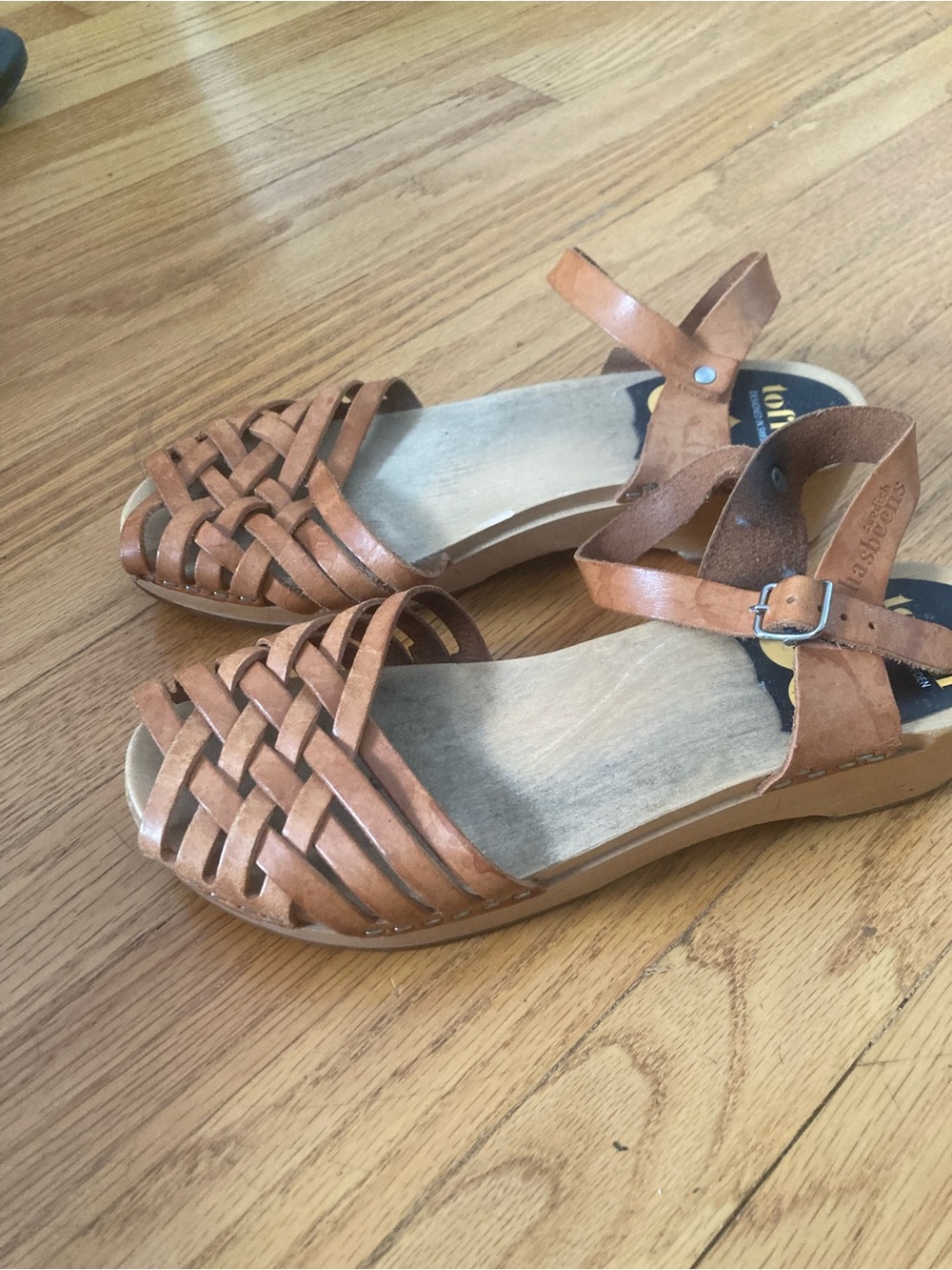 Sweedish Hasberns Toffle Sandal Leather Woven Ankle Strap Sandals - Cognac